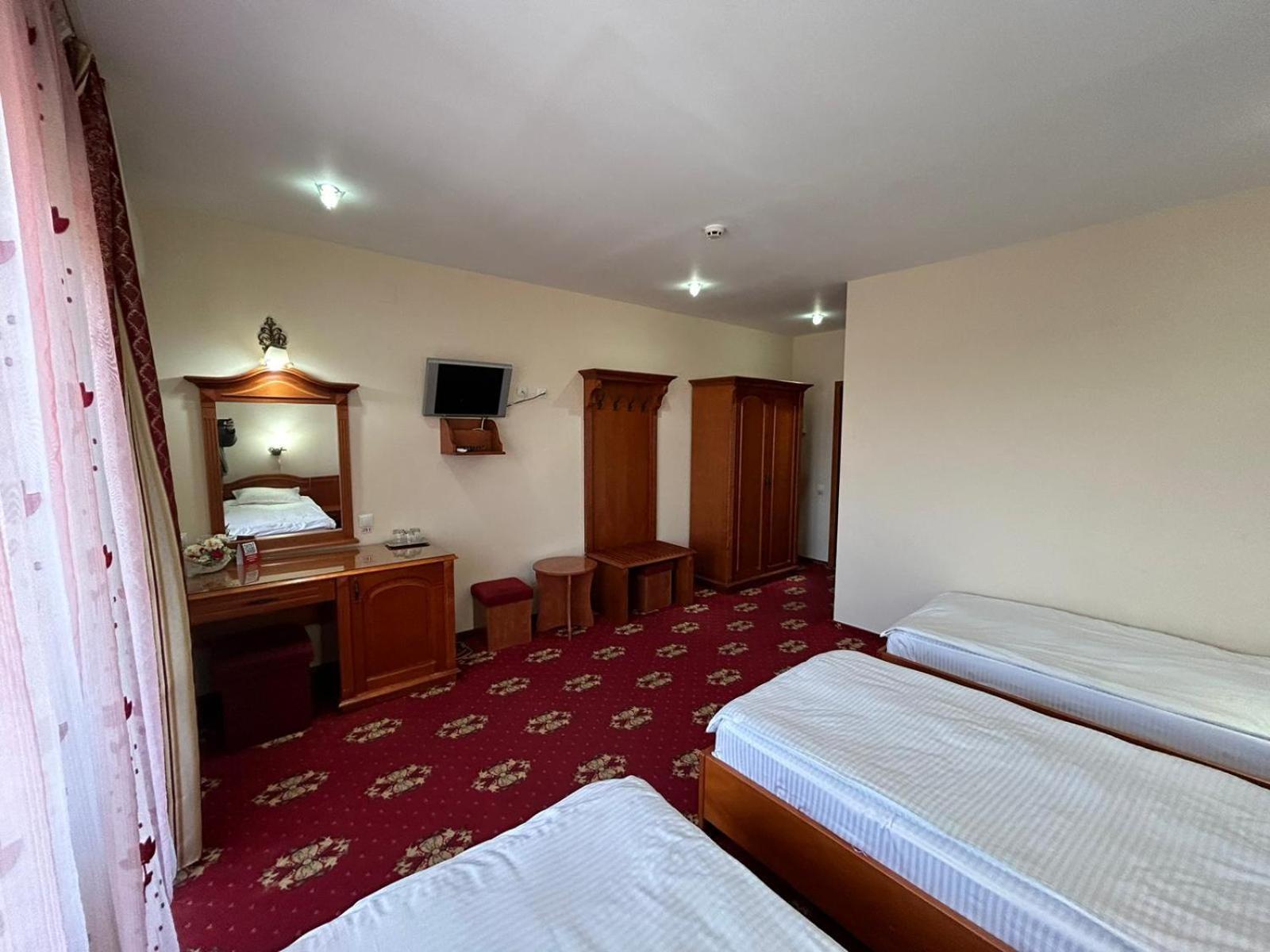 Hotel Coral Σάτου Μάρε Εξωτερικό φωτογραφία