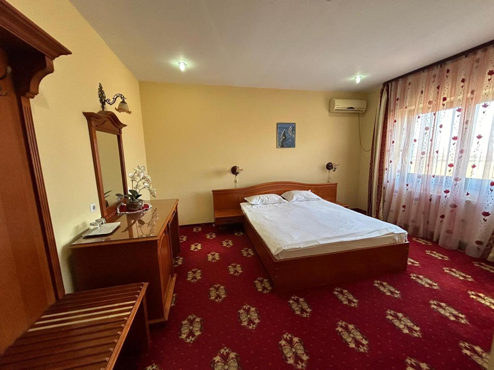 Hotel Coral Σάτου Μάρε Εξωτερικό φωτογραφία