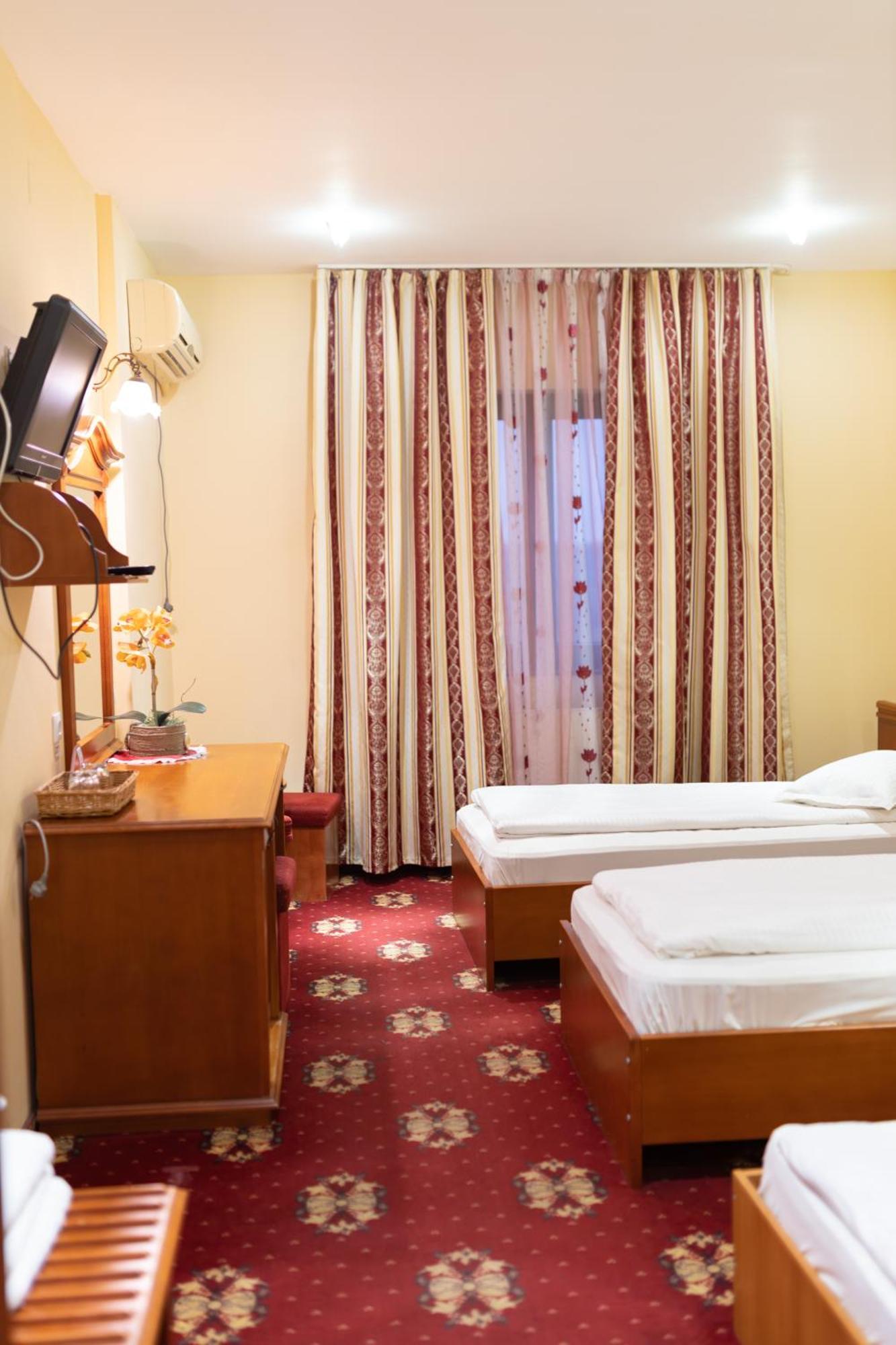 Hotel Coral Σάτου Μάρε Εξωτερικό φωτογραφία
